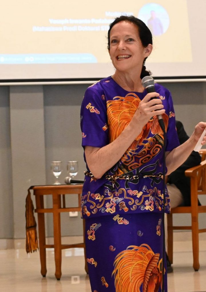 Belajar Bersama Rebecca Blair Young: Sejarah Kepercayaan dan Keagamaan di Lembah Baliem, Papua Pegunungan